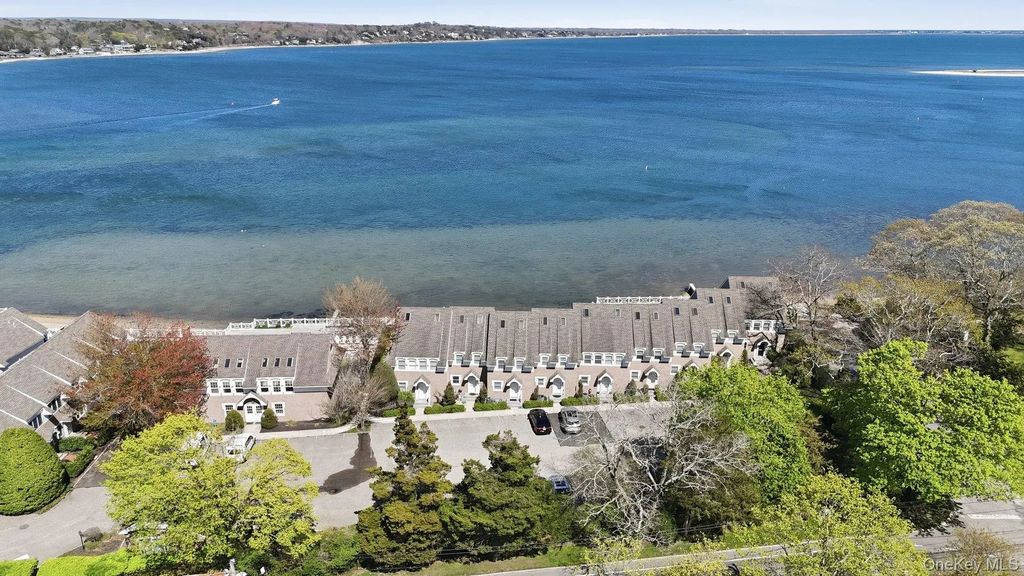49 Canoe Place Road # 416, Hampton Bays
