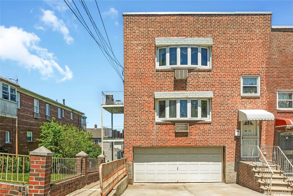 126-09 5th Avenue, College Point