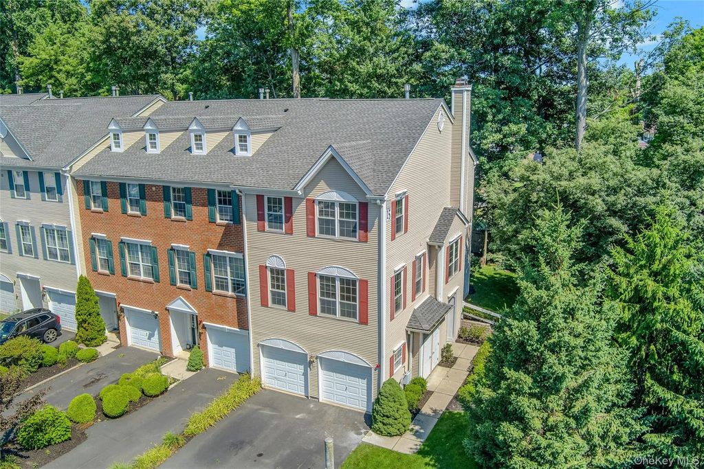 91 Meadow Lane, Nanuet