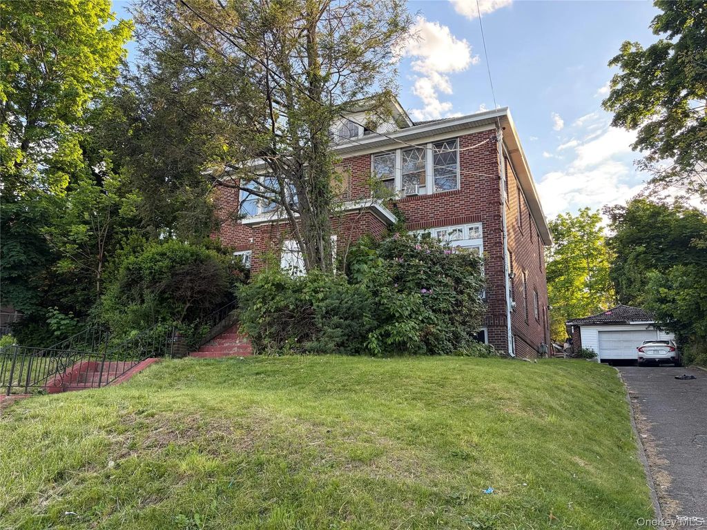33 S Main Street, Spring Valley