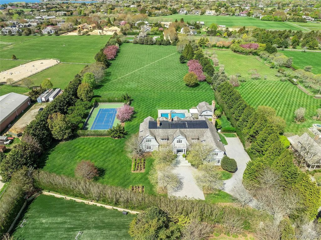 672 Halsey Lane, Water Mill