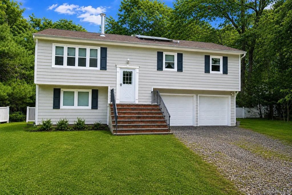 191 Old Willets Path, Smithtown