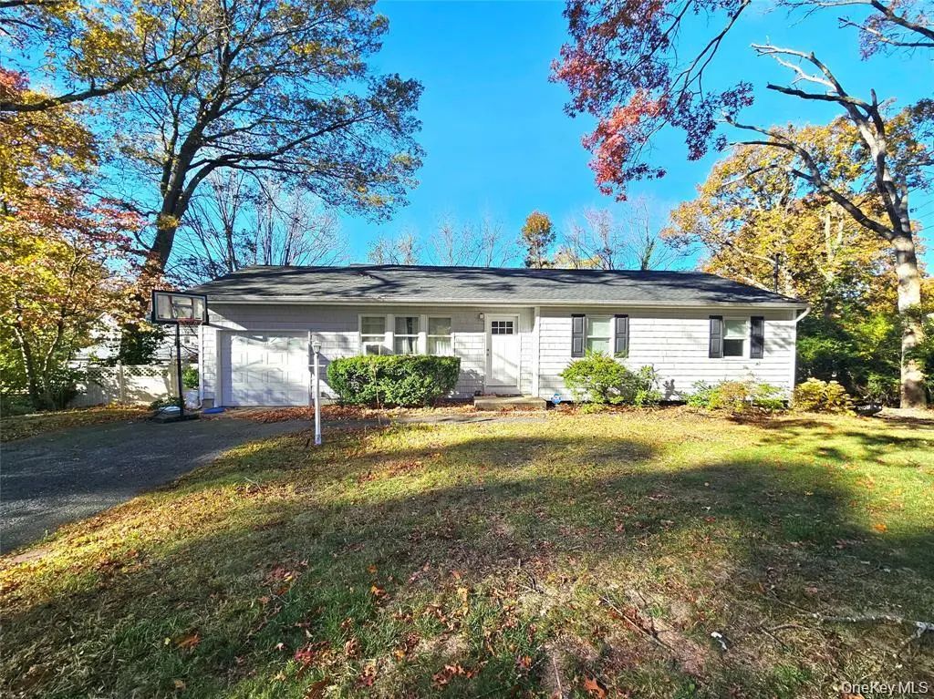 228 Hudson Avenue, Lake Grove