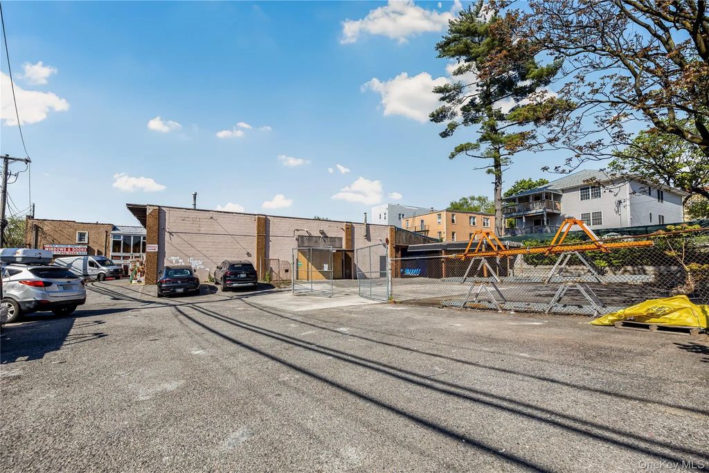 624 Saw Mill River Road, Yonkers