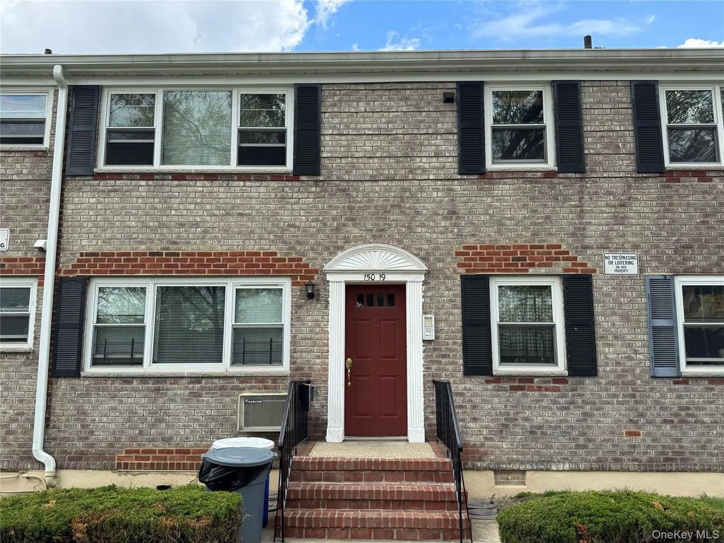 150-19 Jewel Ave # 310b, Flushing