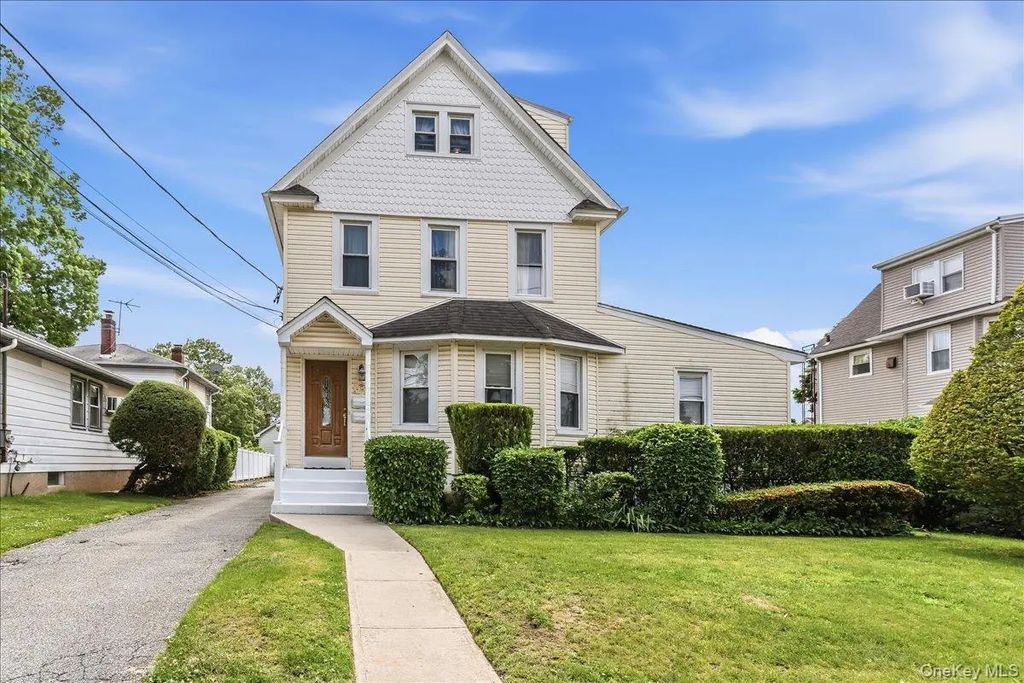 38 Wood Street, Lynbrook