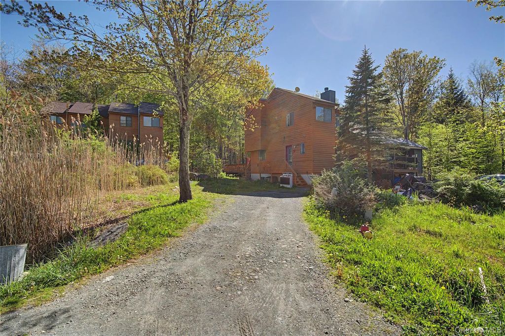 9 Edelweiss Drive, Woodridge