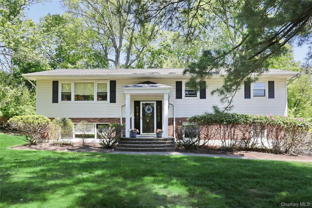 164 Phillips Hill Road, New City
