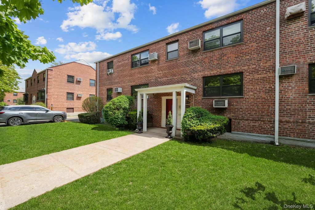 81-16 155 # 050, Howard Beach