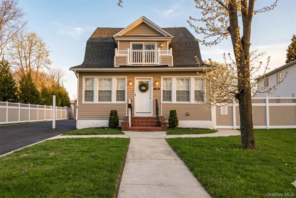 29 Franklin Avenue 2, Lynbrook