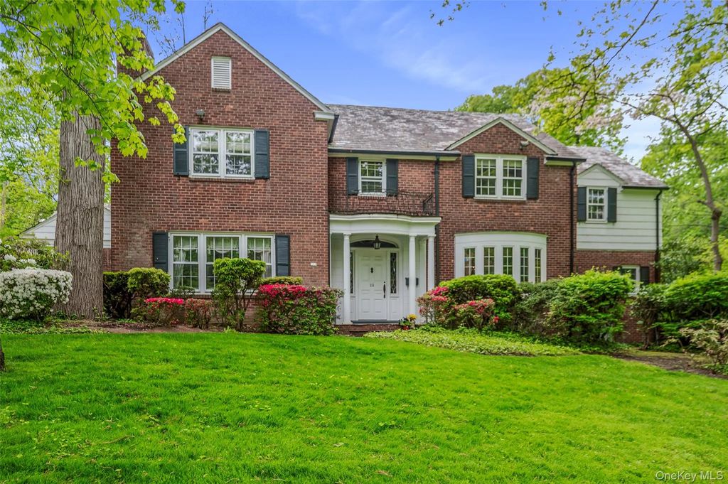 111 Clent Road, Great Neck