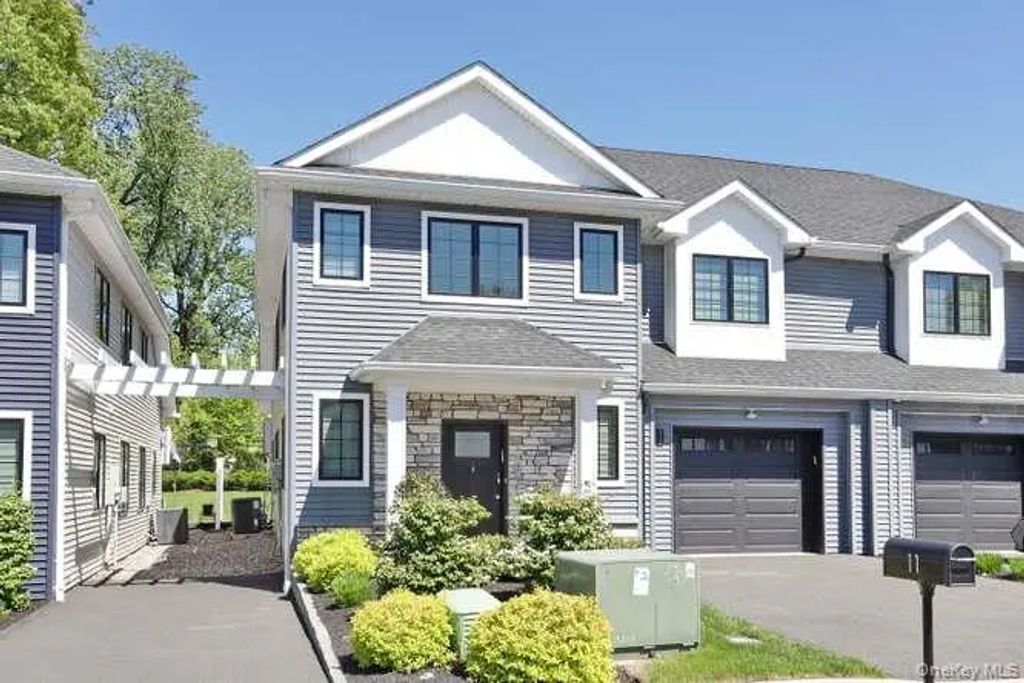 11 Silverwood Circle, Suffern