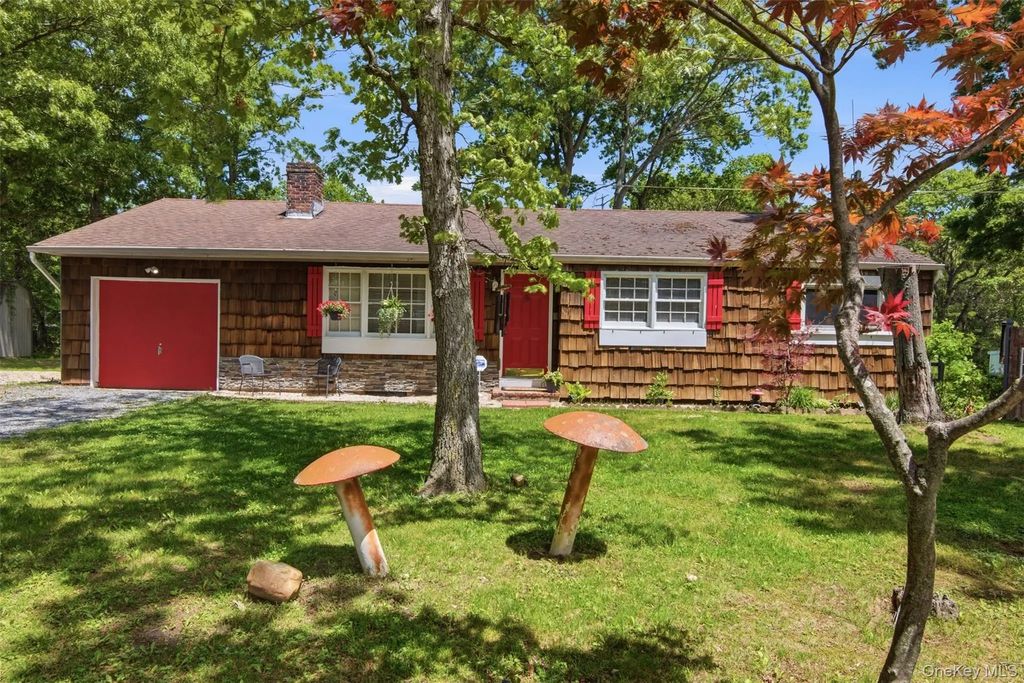 159 Canal Road, Port Jefferson Station
