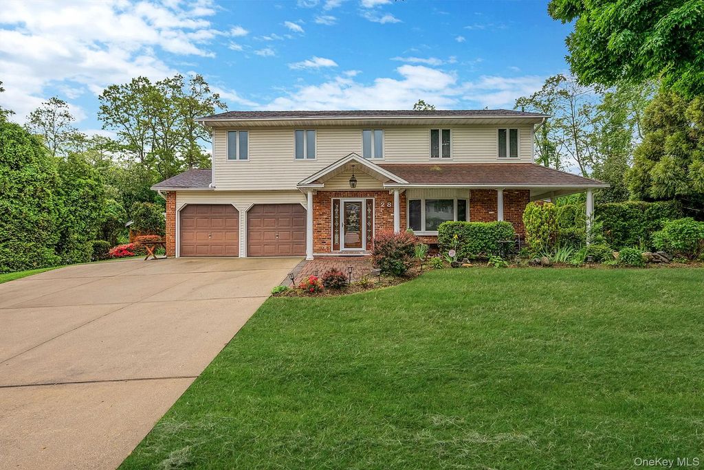 28 Manchester Boulevard, Wheatley Heights