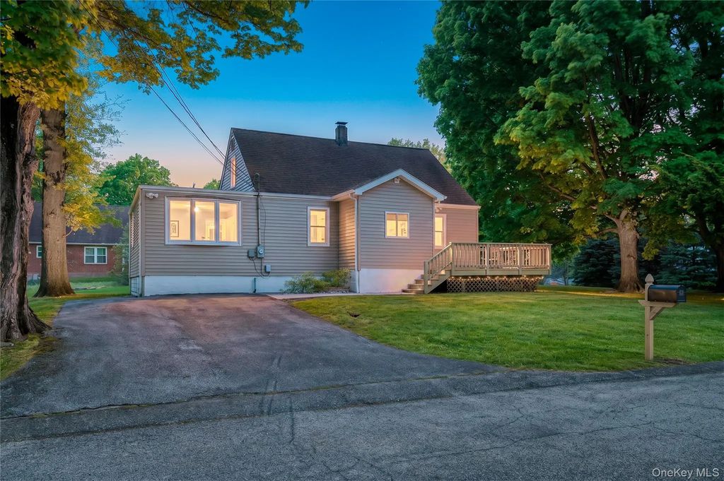 6 Winterberry Road, Beacon