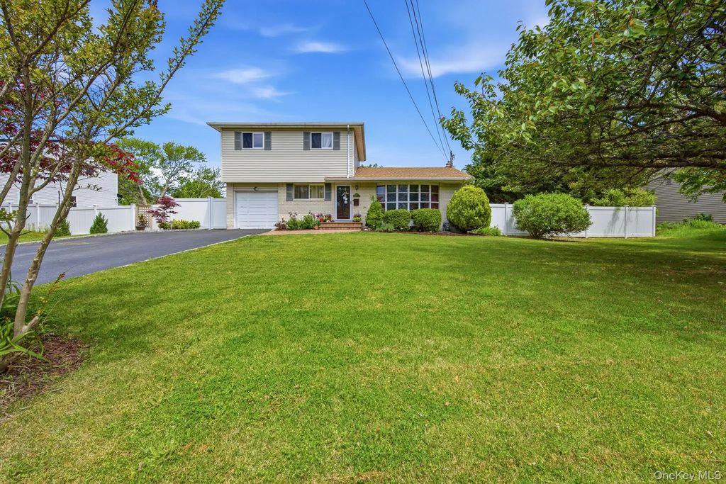23 Riverdale Avenue, Oakdale