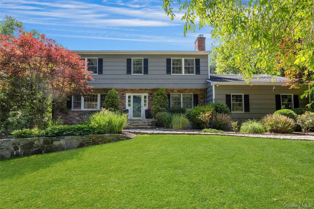 17 Byram Lake Road, Armonk