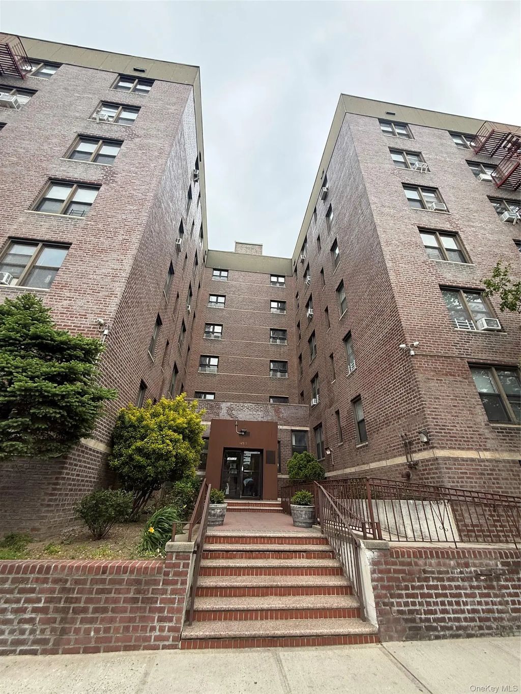 14737 Roosevelt Avenue # 2b, Flushing