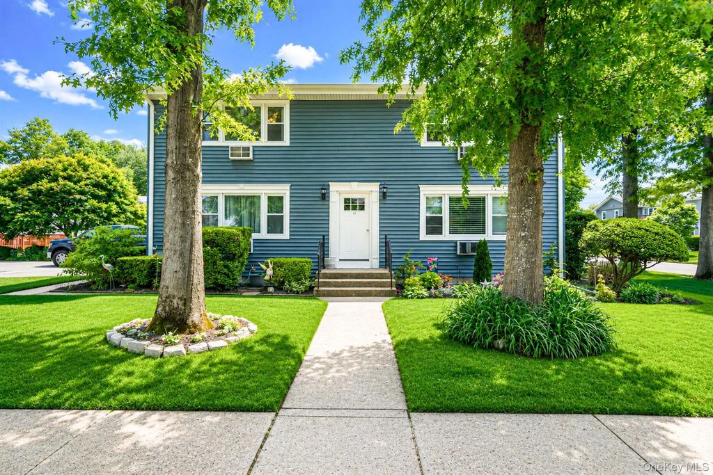 11 Toehee Place # 2b, Islip