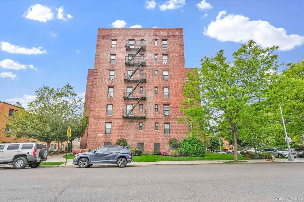 170-06 Crocheron Avenue # 2e, Flushing
