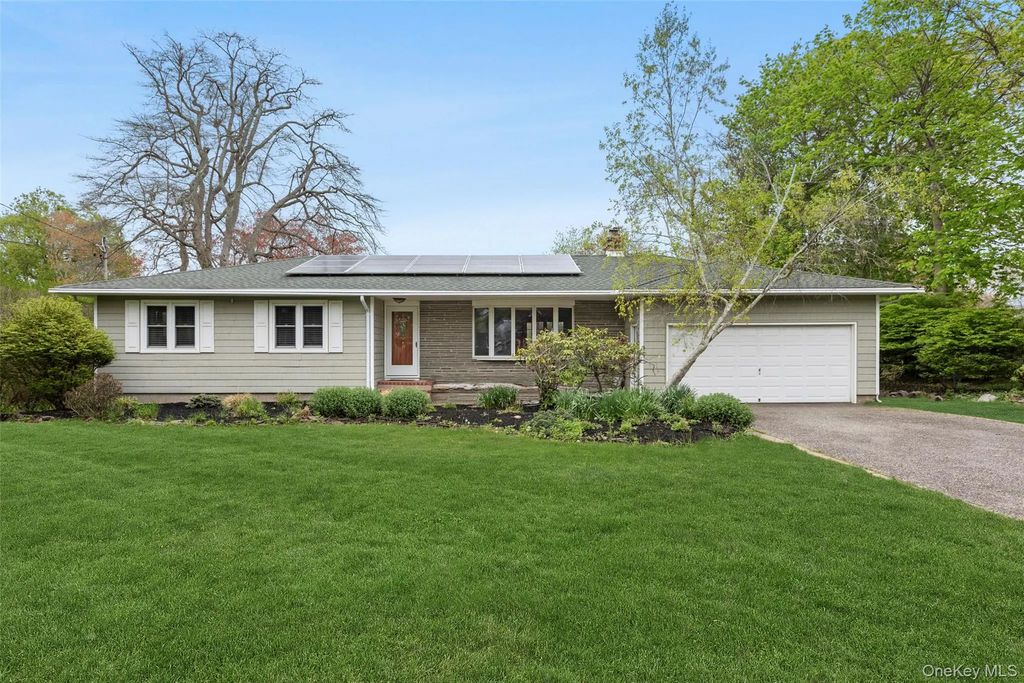 77 Evergreen Avenue, East Moriches