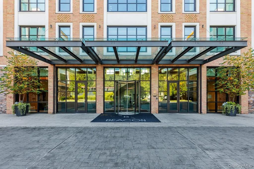100 Garvies Point Road # 1009, Glen Cove