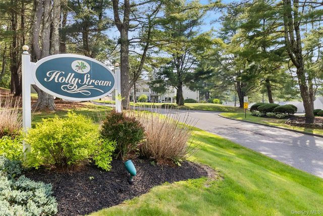 201 Holly Stream Court, Brewster