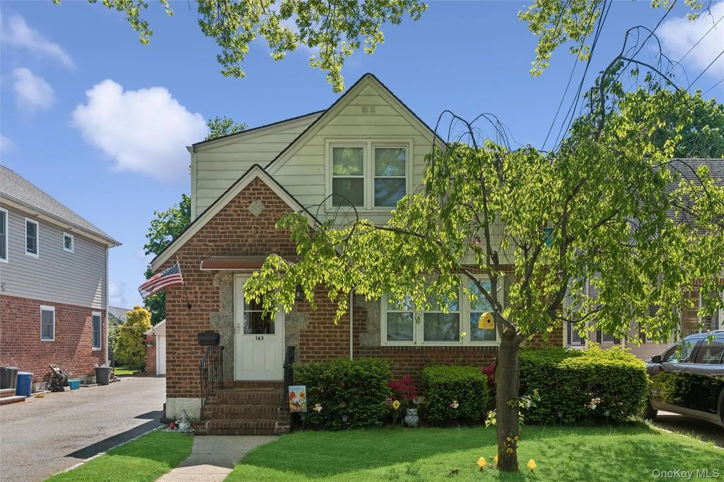 163 Beech Street, Floral Park