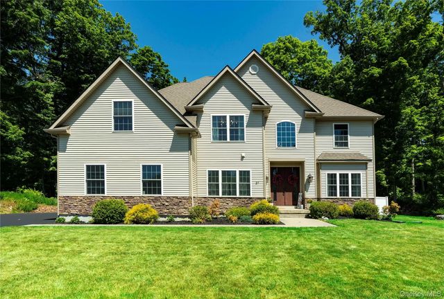 37 Biltmore Drive, Hopewell Junction