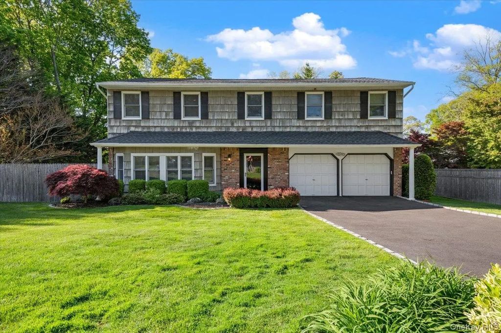 19 Fox Lane, Dix Hills
