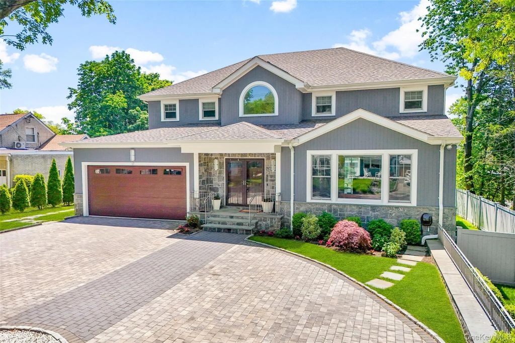 17 Clover Place, New Rochelle