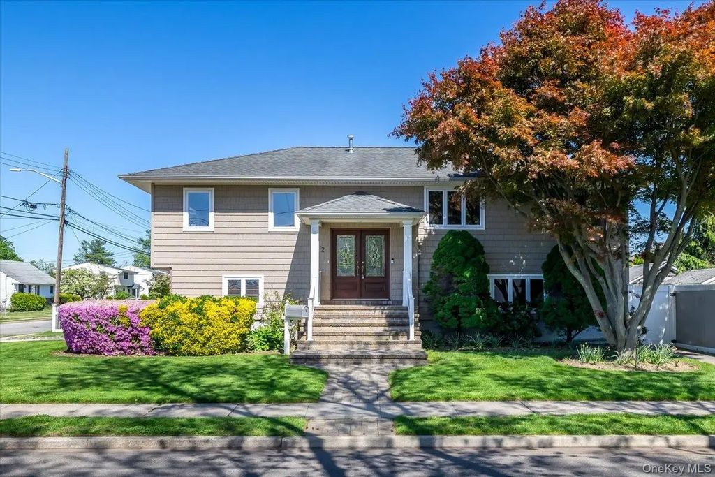 2 Prose Street, Hicksville