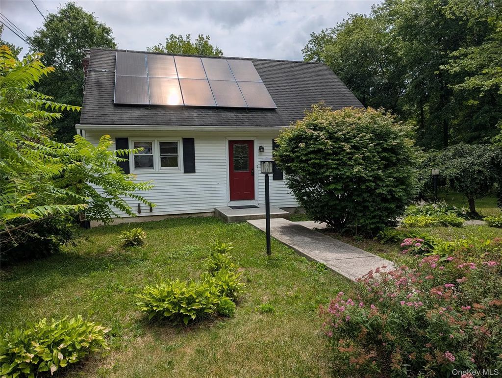 67 Pine Ridge Drive, Hopewell Junction