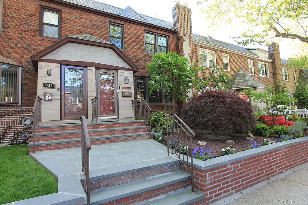 65-10 78th Street, Middle Village