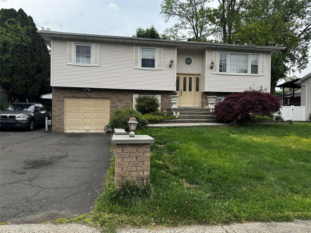 75 Picariello Drive, Haverstraw