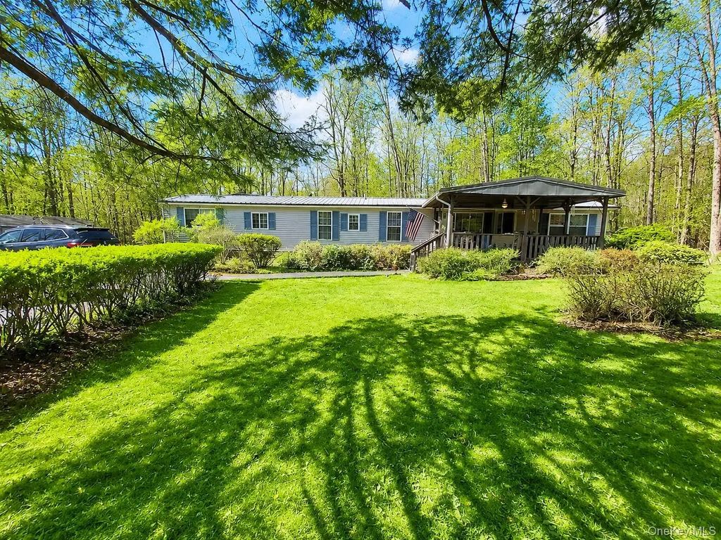 702 Budd Road, Woodbourne