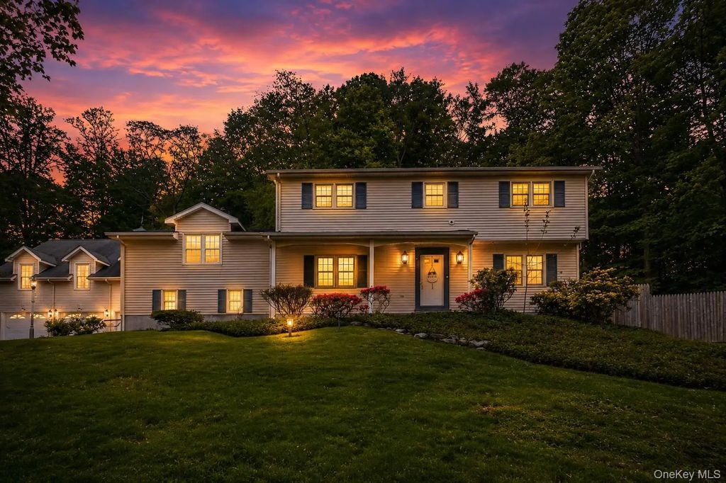 2 Watergate Drive, Amawalk