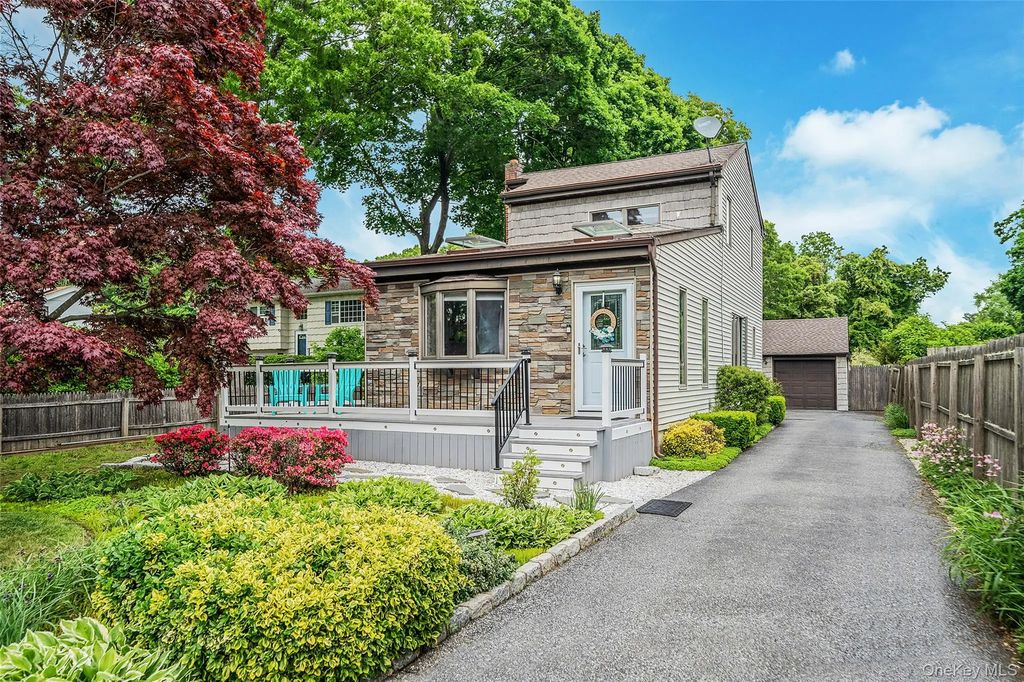 1333 Boston Avenue, Bay Shore