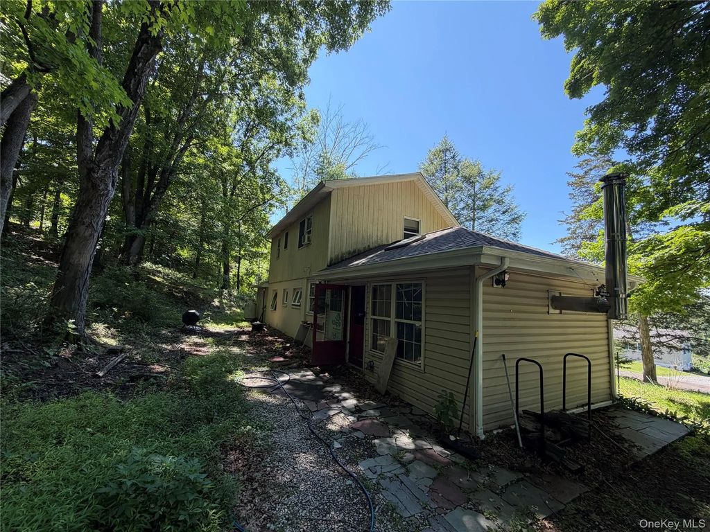 34 Upper Hillman Road, Warwick