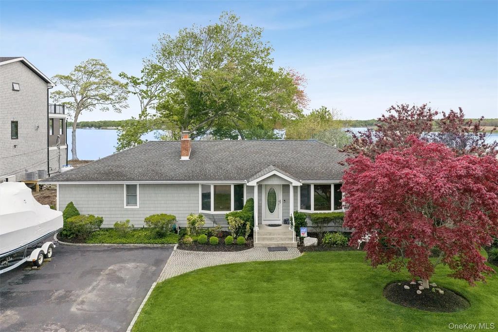 128 Crystal Beach Boulevard, Moriches