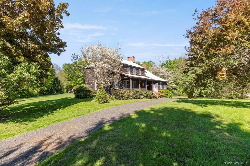2056 State Route 17k, Montgomery