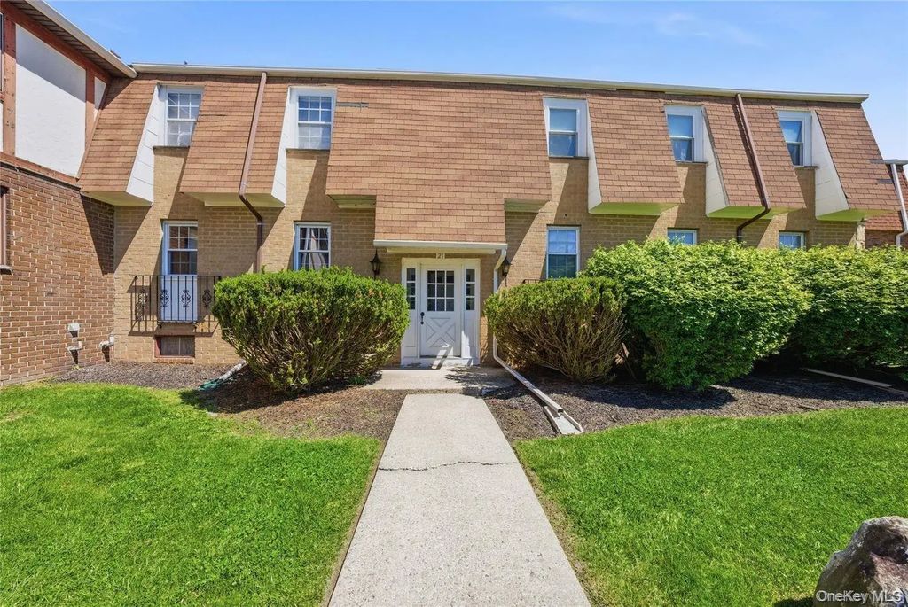 21 Weathervane Drive # 16, Washingtonville