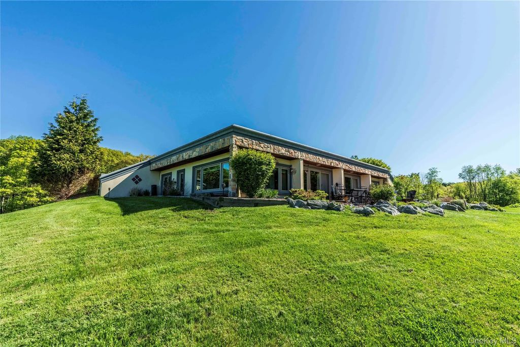 115 N Smith Road, Lagrangeville