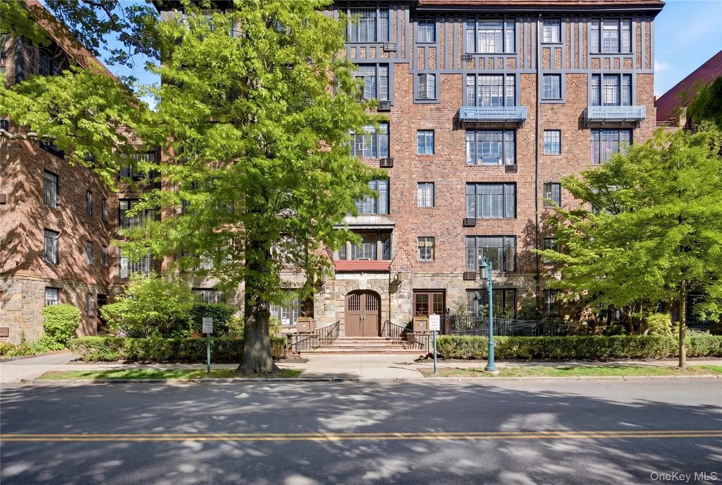 20 Continental Avenue # 1k, Forest Hills