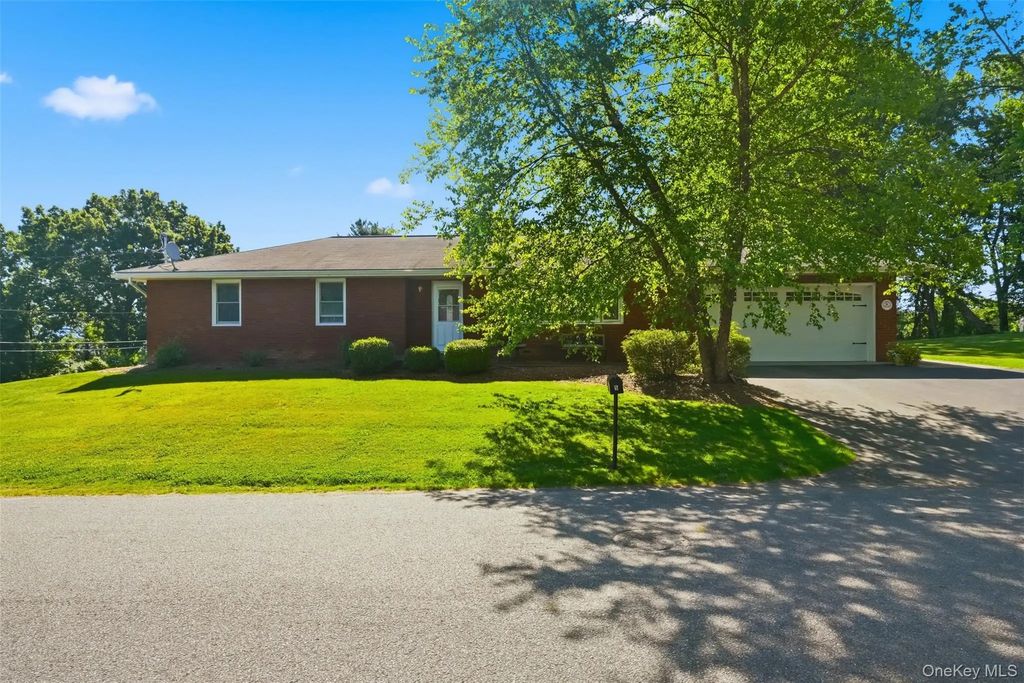 5 Oak Ridge Drive, New Windsor