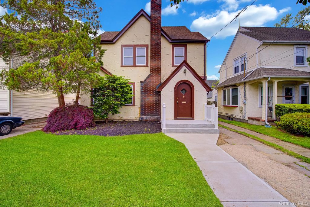 234 Sycamore Street, West Hempstead