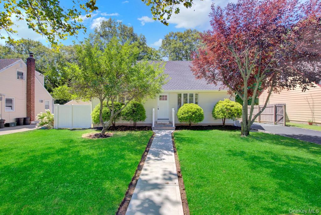 11 Parkwood Road, Westbury