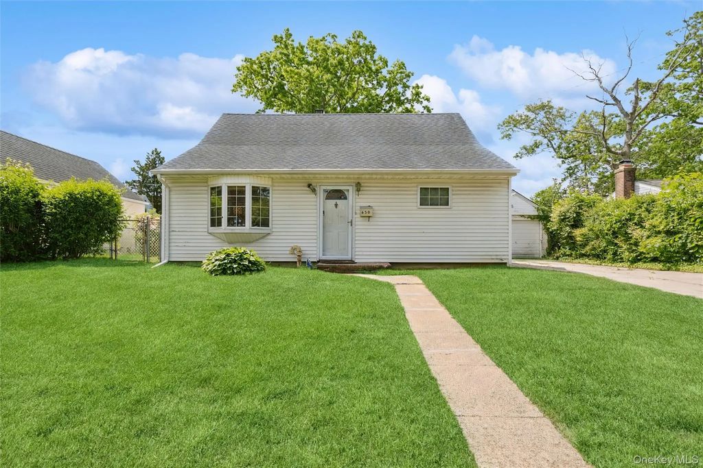 650 Eagle Avenue, West Hempstead