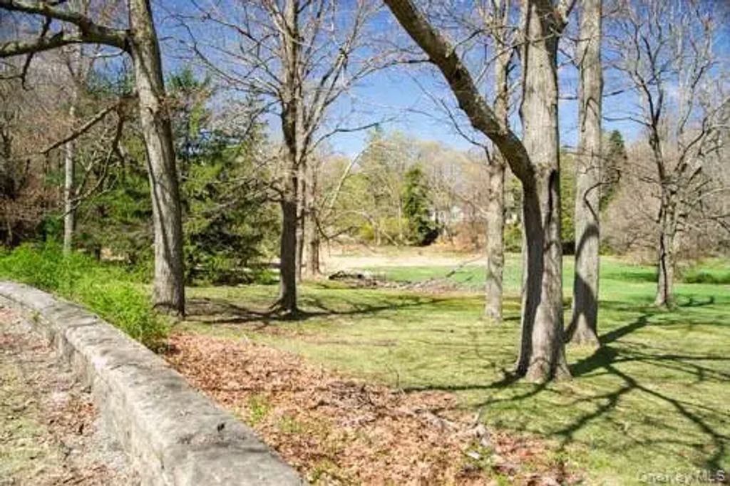 182 Tuxedo Road, Tuxedo Park