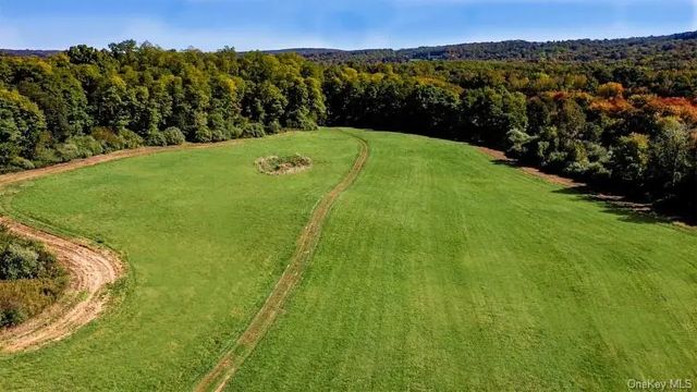 225 Route 22, Pawling